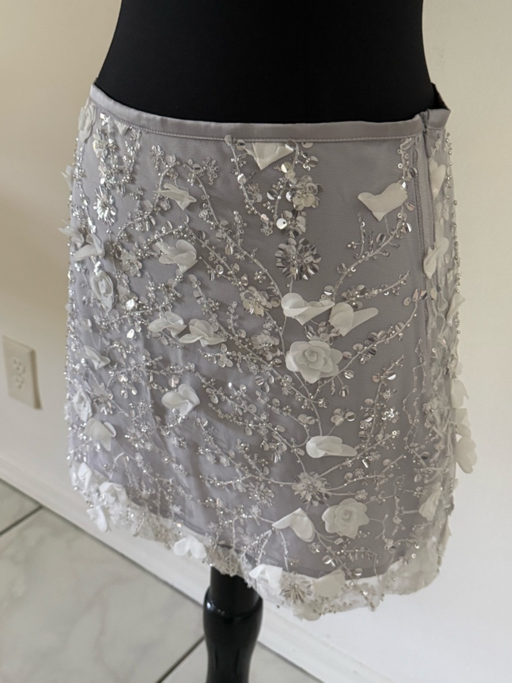ZARA Silver Iridescent Sequined Embellished Floral Appliqué Shimmer Mini Skirt S - Picture 3 of 10